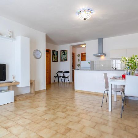 Casa Vacanze Patrizia Valledoria  Exteriör bild