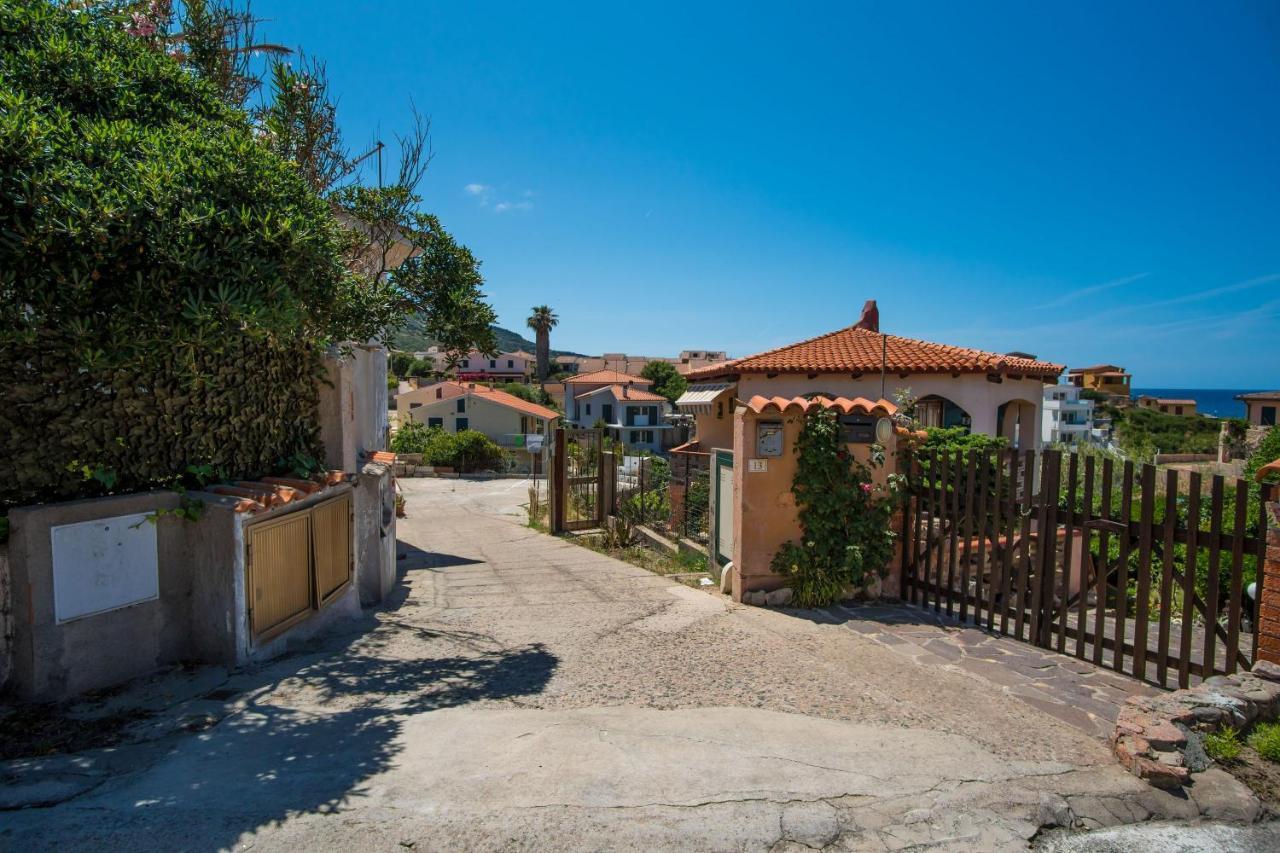 Casa Vacanze Patrizia Valledoria  Exteriör bild